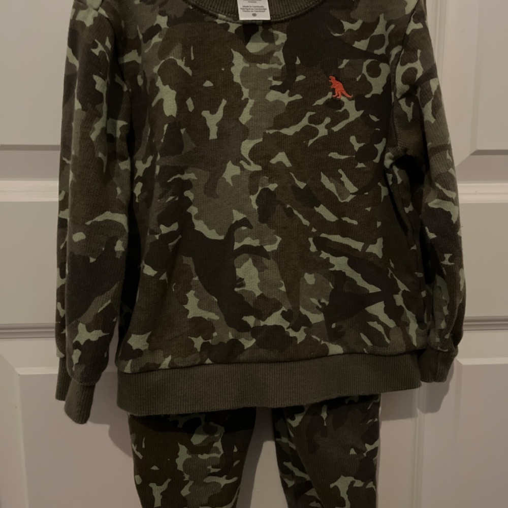 Jogging Suit - Picture 8 of 8